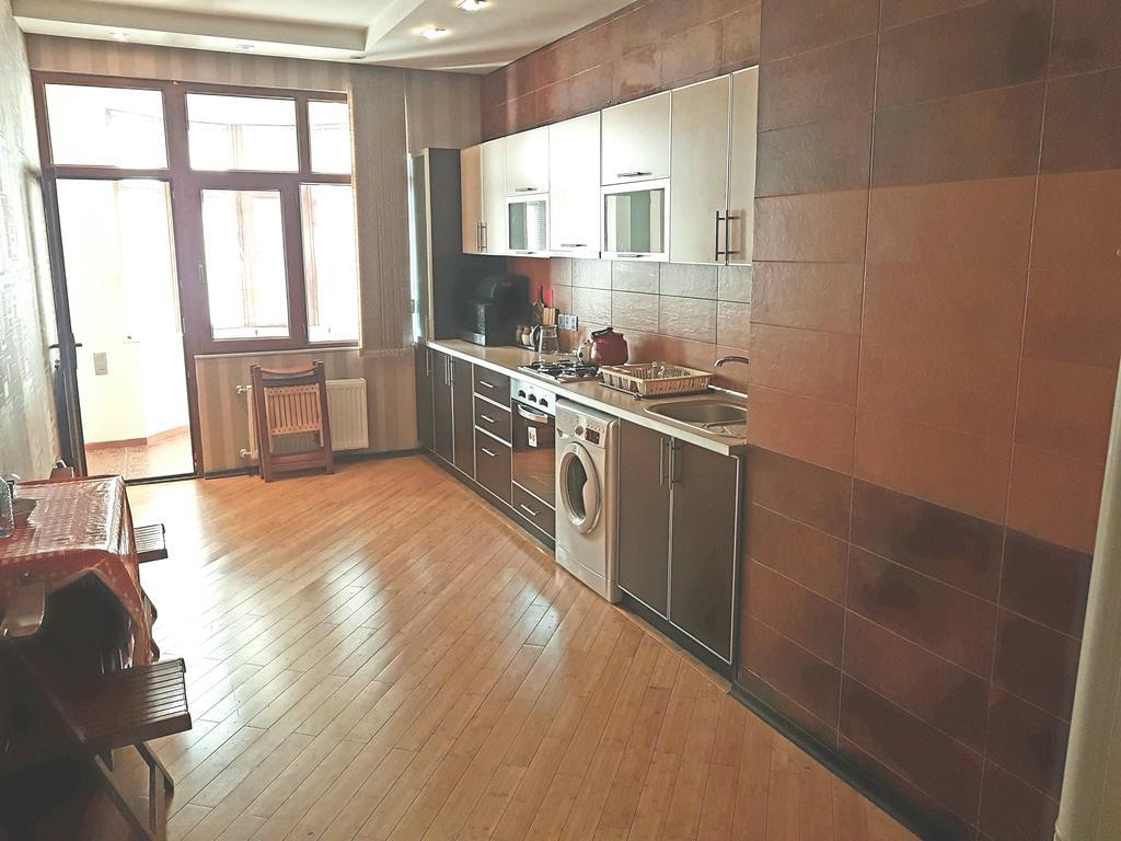 Apartment On Mirqasimov St.29 Baku Ngoại thất bức ảnh